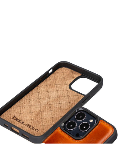 Mobilskal med korthållare i äkta läder för Apple iPhone 13 Pro Max från Bouletta Angus-Konjak Brun #color_konjak-brun